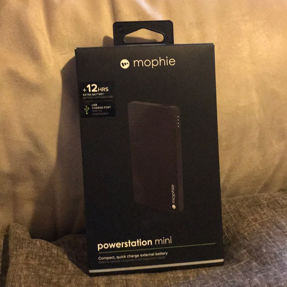 Mophie portable charger/ power station